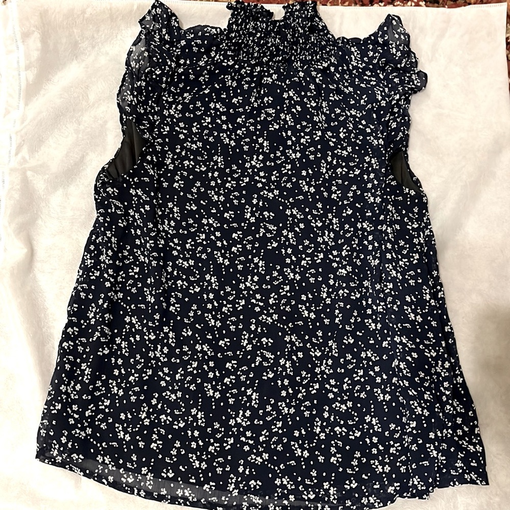 Banana Republic smock neck floral tank navy blue and white tank top